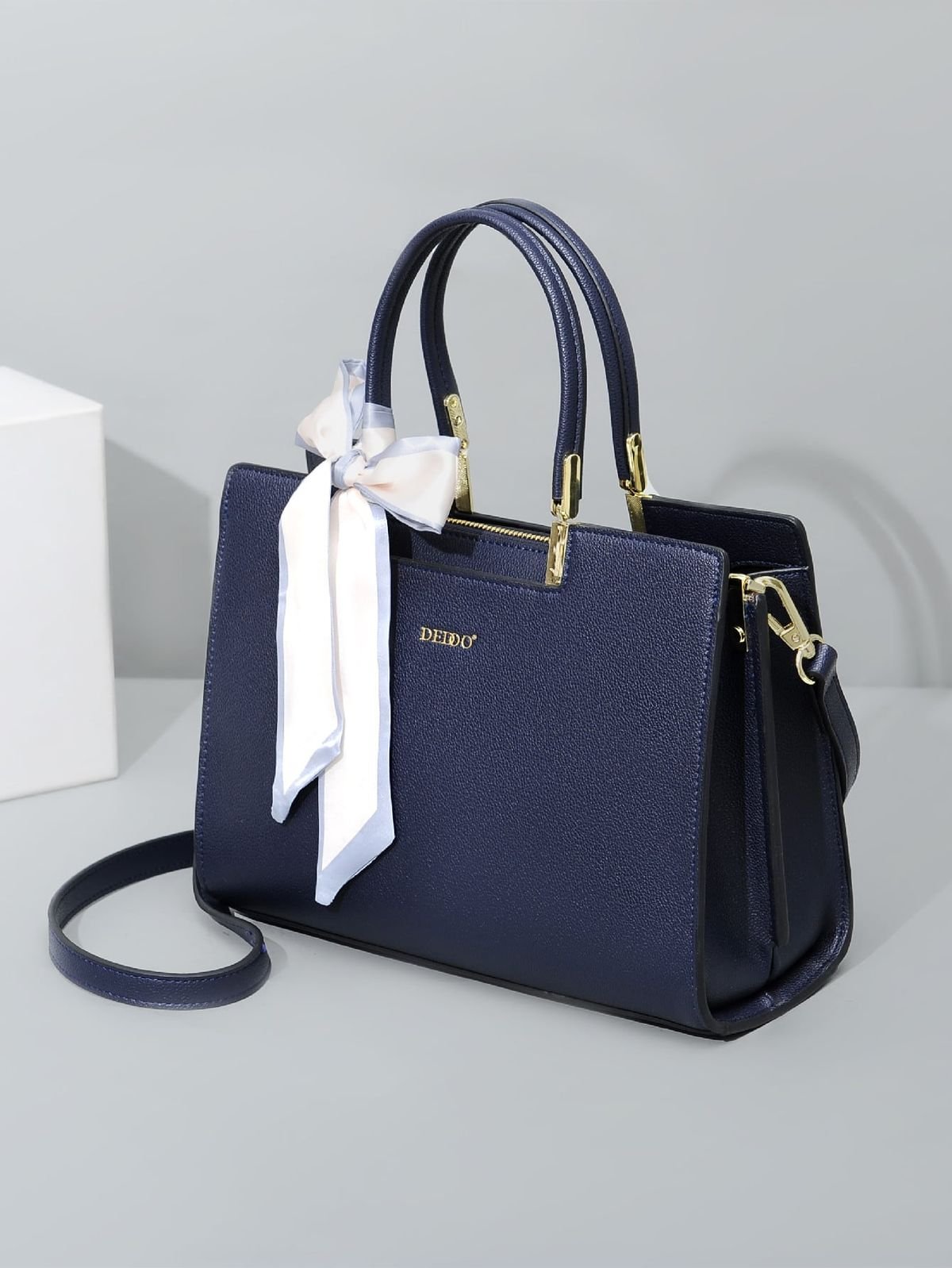 Glamour Essence Purse